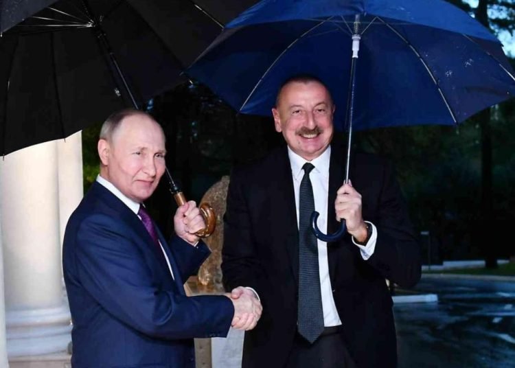 Aliyev Putin’le görüştü! Ermenistan açıklaması