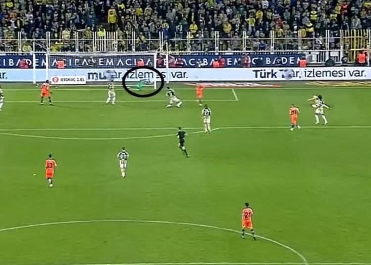 Altay Bayındır, Fenerbahçe’yi ipten aldı! 90+4’te müthiş kurtarış