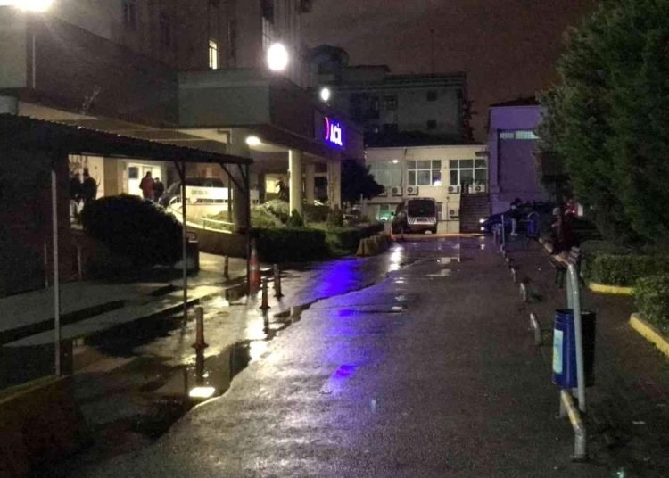 Amatör Lig maçı sonrası tramvay durağında bıçaklı kavga