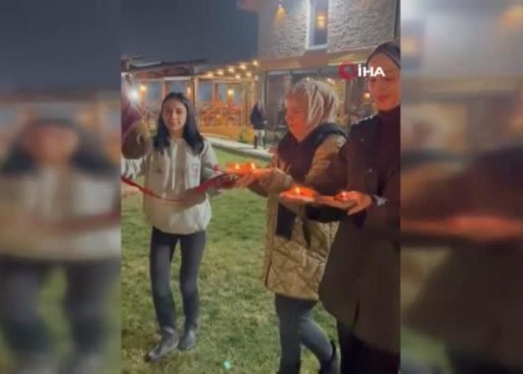Atlar için önce kına gecesi, sonra da davullu zurnalı düğün yaptılar