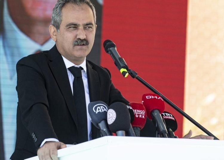 Bakan Özer, yabancı öğrenci sayısını açıkladı