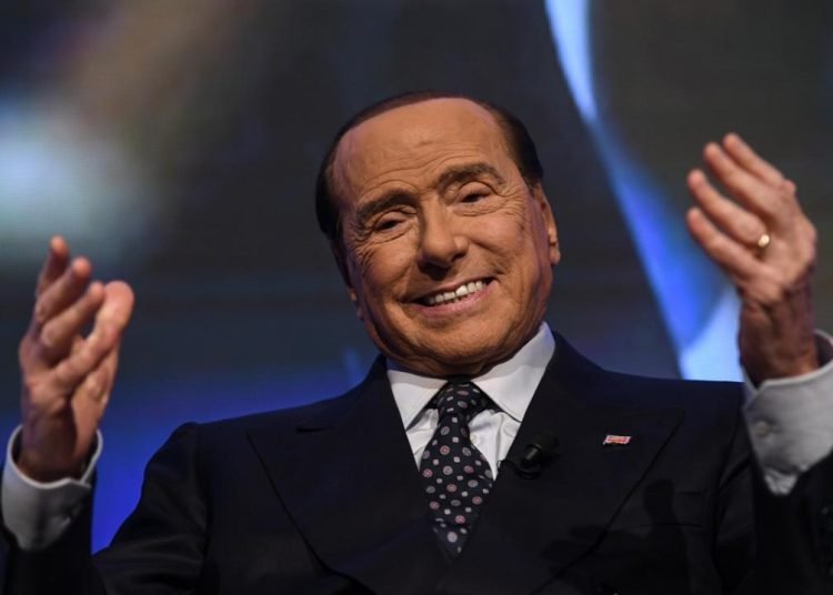 Berlusconi, Putin’in Ukrayna savaşına “itildiğini” söyledi