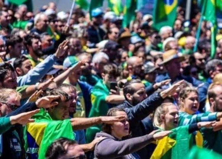 Brezilya’da B﻿olsonaro destekçileri darbe çağrısı yaptı