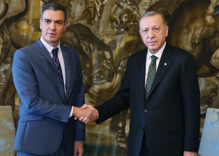 Cumhurbaşkanı Erdoğan Prag’da liderlerle görüşüyor