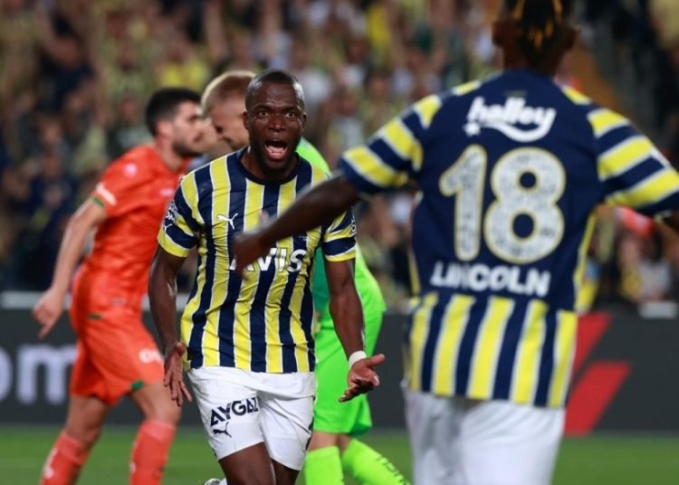 Fenerbahçe rekor kırdı! Lig tarihinde ilk kez…