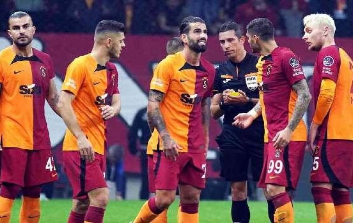 Flaş sözler! “Kimse ağlamasın! Dursun Özbek o hakemlere çiçek verdi”