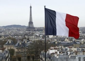 Fransa’da muhalefetin sunduğu 2 gensoru reddedildi