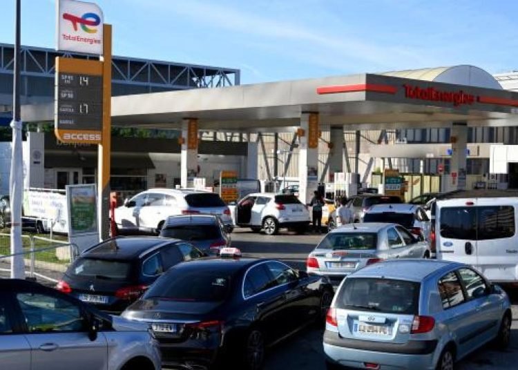 Fransızlar akaryakıt almak için Belçika’ya gidiyor