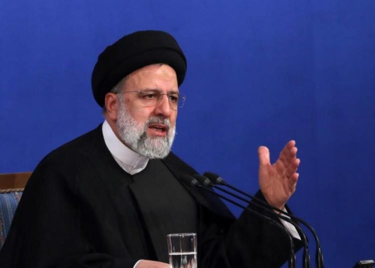 İran Cumhurbaşkanı Reisi: ABD Başkanı diğer ülkelerde kaos ve terörü kışkırtıyor