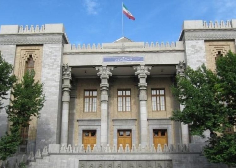 İran, Fransız Maslahatgüzarı bakanlığa çağırdı