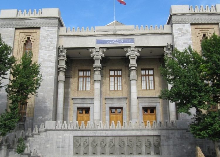 İran İngiltere ve Norveç’in büyükelçilerini Dışişleri Bakanlığına çağırdı