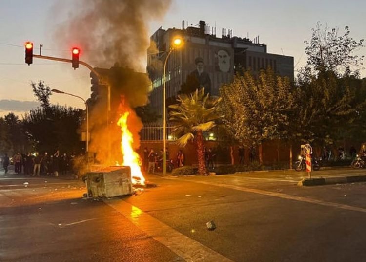 İran’da protestolar sürüyor: Gözaltılar arttı