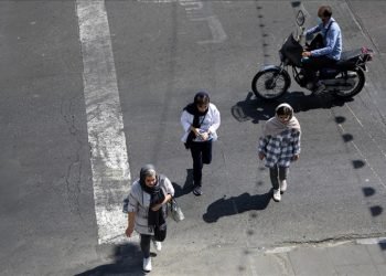 İran’daki Fransa vatandaşlarına “bir an önce ülkeyi terk edin” çağrısı