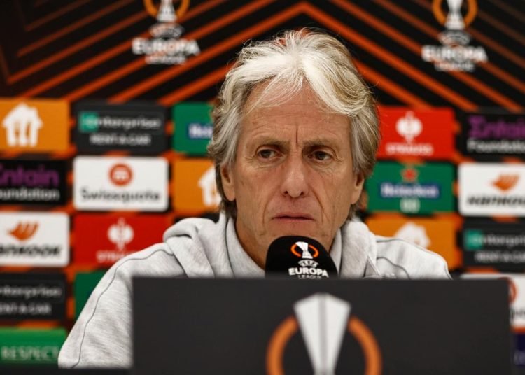 Jorge Jesus kötü haberi duyurdu! “Batshuayi bugün hastalandı”