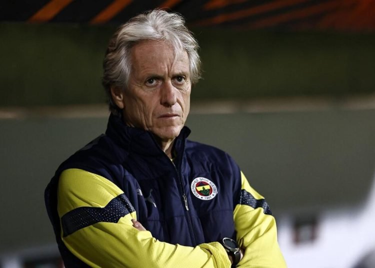 Jorge Jesus yönetime listeyi verdi! Ocak ayında…