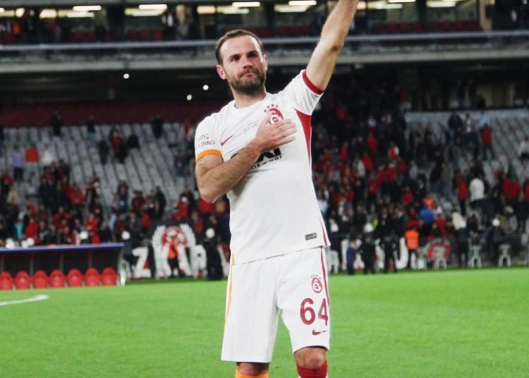 Juan Mata: “Şu an ligde dikkat çeken iki takım var”