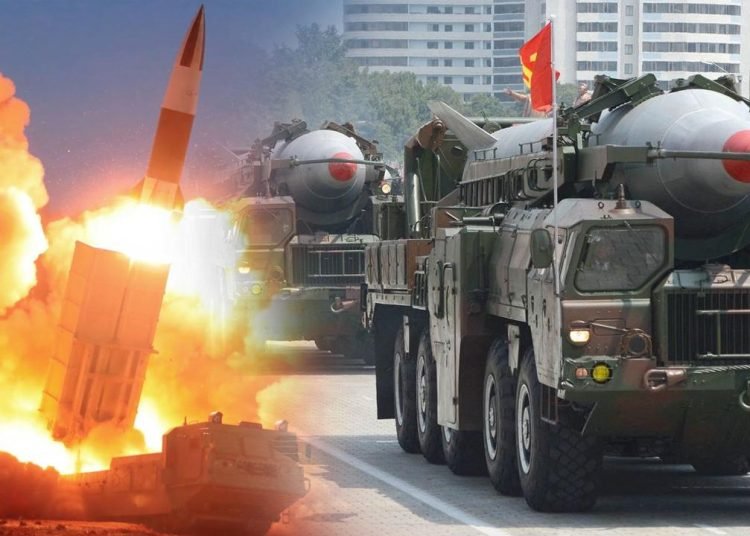 Kim Jong Un Japonya üzerinden balistik füze fırlattı!