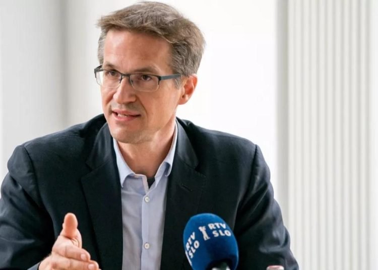 Knaus: Politikamız yanlış, Türkiye ile anlaşmak zorundayız