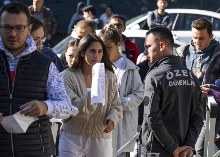 KPSS’de üçüncü oturum başladı