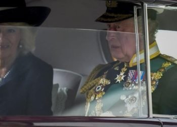 Kral III. Charles, Prens Harry ve Prens Andrew’a karşı harekete geçti