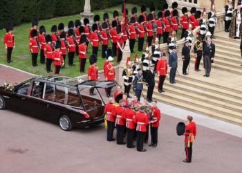 Kraliçe 2. Elizabeth son yolculuğuna uğurlandı