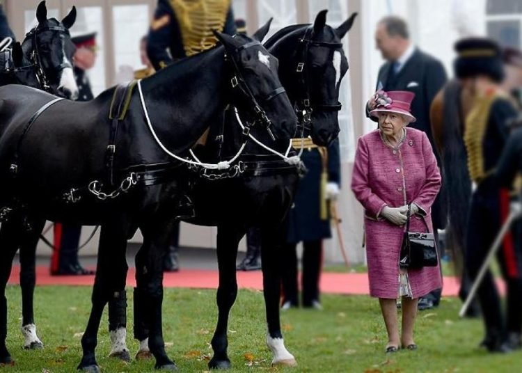 Kraliçe II. Elizabeth’in büyük tutkusuydu: Kral Charles satıyor!