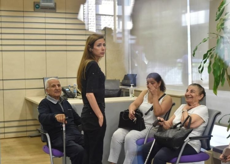 Lübnan’da banka baskınları devam ediyor: Bu kez milletvekili parasını istedi