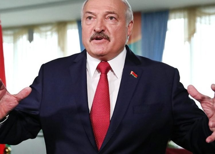 Lukaşenko, ürünlere zam yapılmasını yasakladı