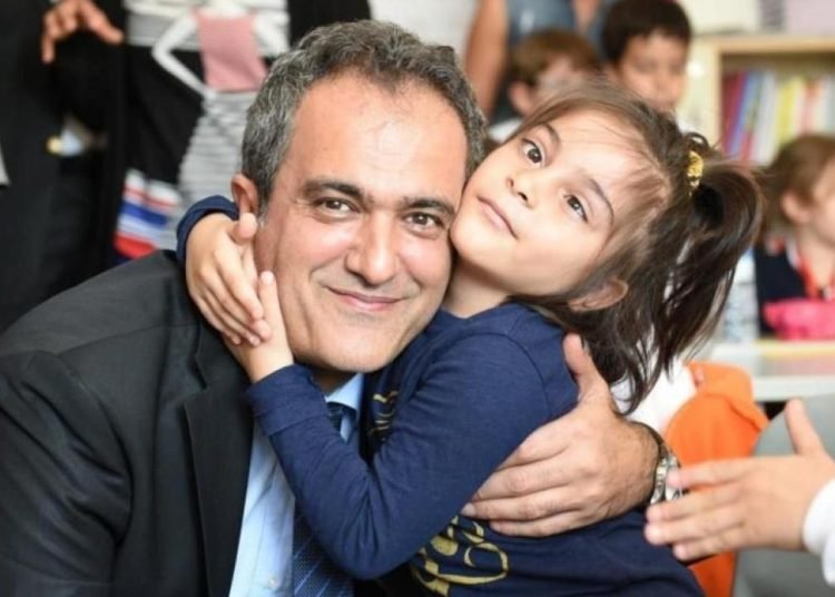 Milli Eğitim Bakanı Özer ilham kaynağım dediği ‘Asya’yı ziyaret etti