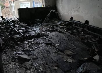 Patlamanın meydana geldiği binadaki hasar gün ağarınca ortaya çıktı