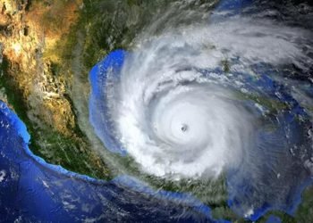 Roslyn 240 km hızla ülkeyi vurdu: Ölüm haberleri geliyor!