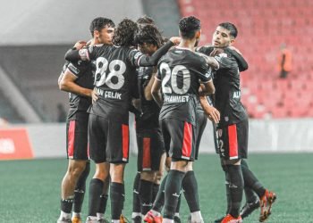 Samsunspor 3 golle tur biletini kaptı