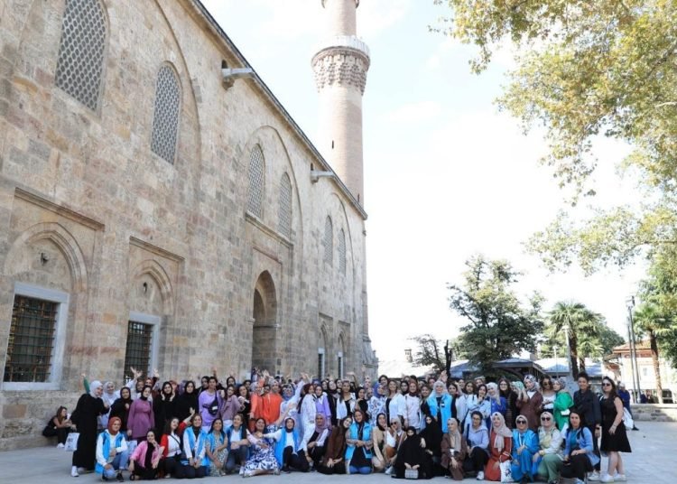 Sultangazili kız öğrenciler Gençlik Kampı’nda