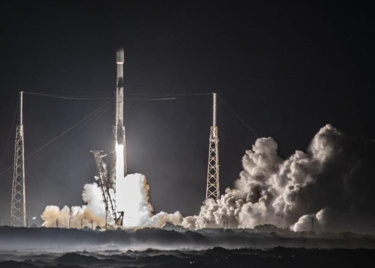 Toplam sayı 3 bin 347 oldu! SpaceX 54 Starlink uydusu daha fırlattı