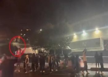 Vodafone Park önüne gelen satırlı gruptan 9 kişi yakalandı