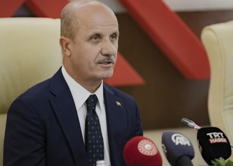 YÖK Başkanı Özvar, yurt dışında çalışma müjdesini verdi