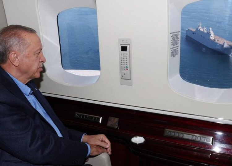 Yunan gazetesi, TCG Anadolu’yu vurmakla tehdit etti