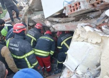 17 Ağustos’u yaşayan Kocaeli, deprem bölgesi için seferber oldu; ekipler 82 kişiyi kurtardı