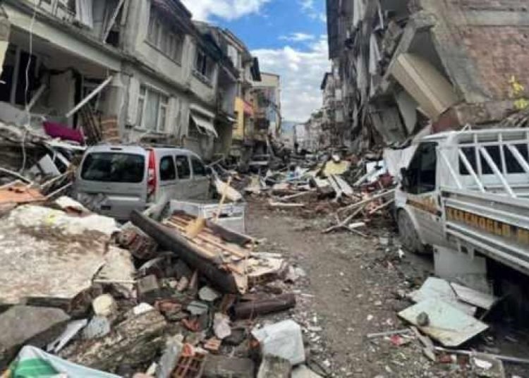 Alman basınından deprem sonrası provokasyon girişimi!