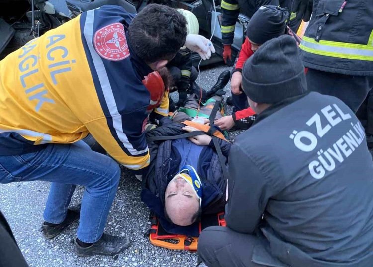 Ani fren kazaya sebep oldu: 2 yaralı