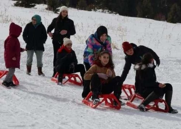 Ardahan ve Ağrı’nın bazı ilçelerinde eğitime kar engeli