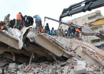 Azerbaycan’da depremzedeler için seferberlik: Acıyı kendi acımız gibi hissettik