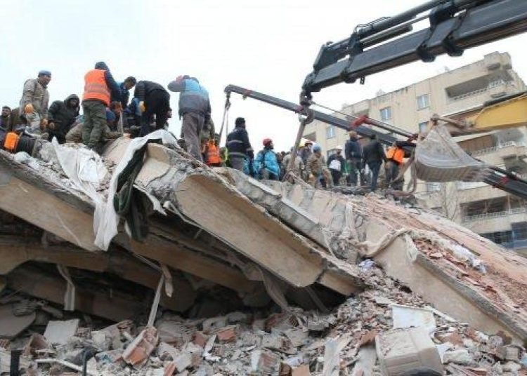 Azerbaycan’da depremzedeler için seferberlik: Acıyı kendi acımız gibi hissettik