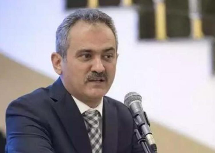 Bakan Özer depremzedeler için sağlanan yardımları açıkladı