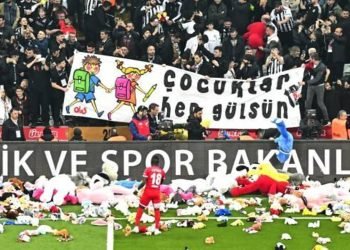 Beşiktaş – Antalyaspor maçında duygulandıran görüntüler!