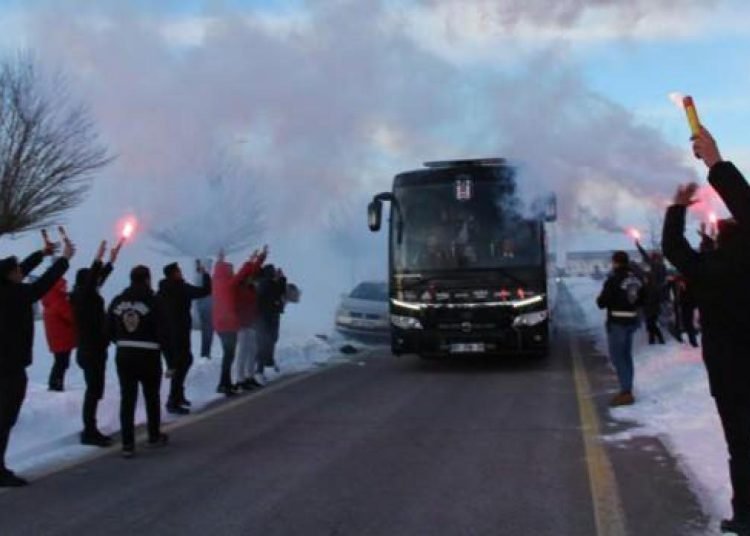 Beşiktaş’a Sivas’ta coşkulu karşılama