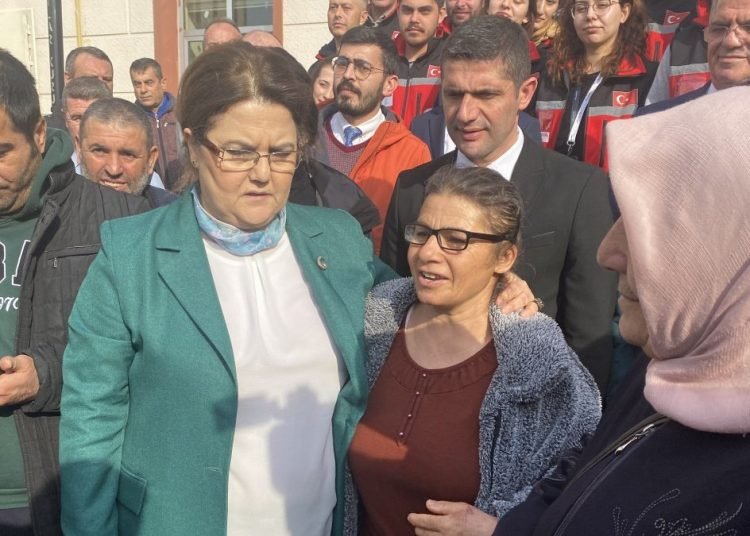 Deprem bölgesi ve çevresinde 7 bine yakın psikososyal destek personeli çalışıyor
