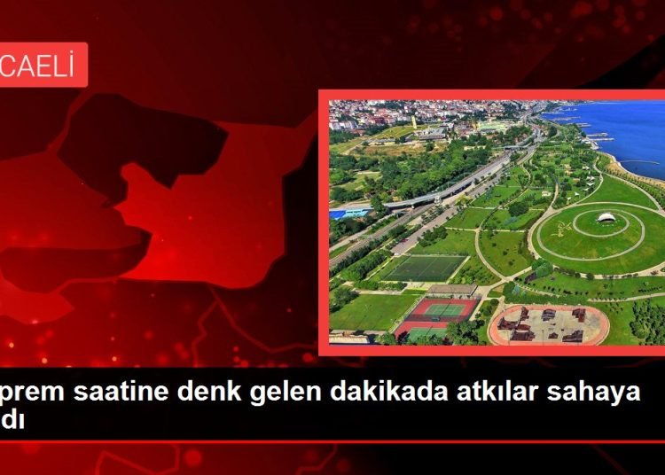 Deprem saatine denk gelen dakikada atkılar sahaya atıldı
