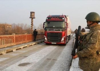Ermenistan sınır kapısı 35 yıl sonra deprem için açıldı