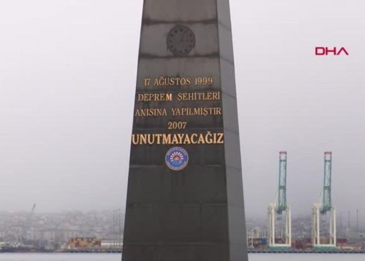 GÖLCÜK BELEDİYE BAŞKANI SEZER: ORTA HASARLI BİNALARIMIZIN DEPREMDE NASIL BİR REAKSİYON VERECEĞİNİ BİLMİYORUZ